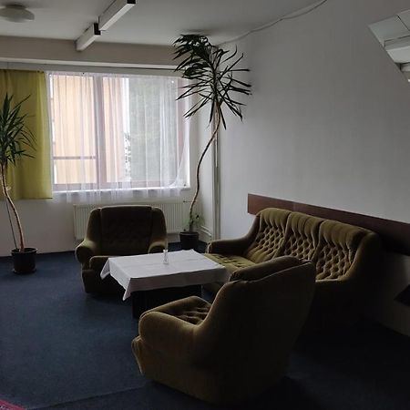 Hotel Apollo Valašské Meziříčí Kültér fotó