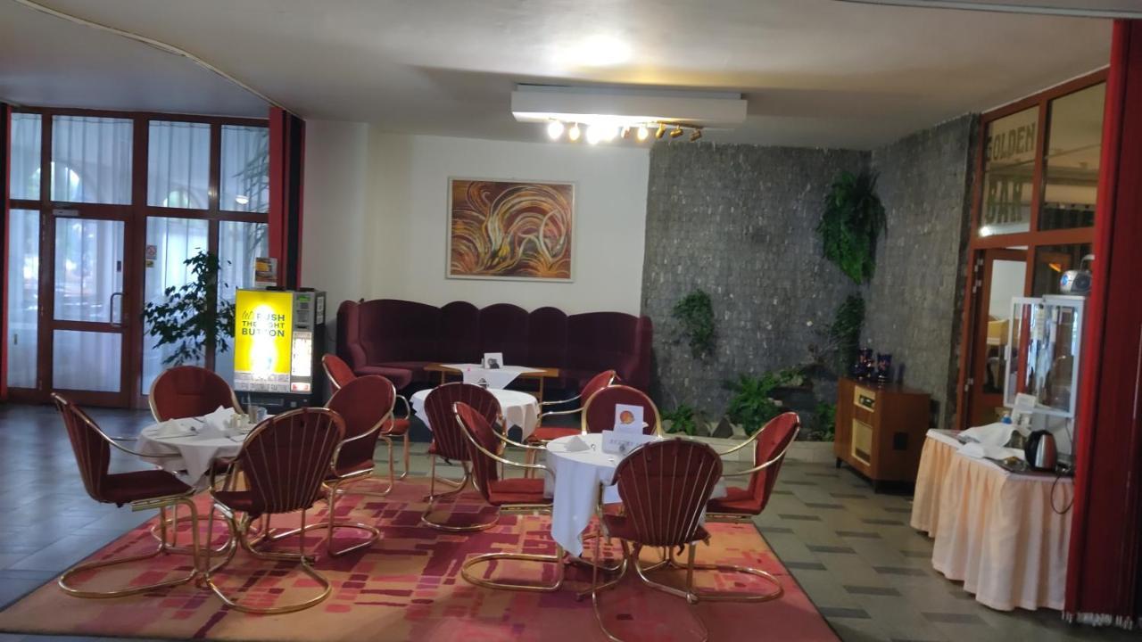 Hotel Apollo Valašské Meziříčí Kültér fotó
