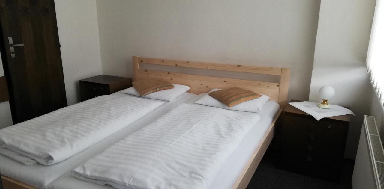 Hotel Apollo Valašské Meziříčí Kültér fotó
