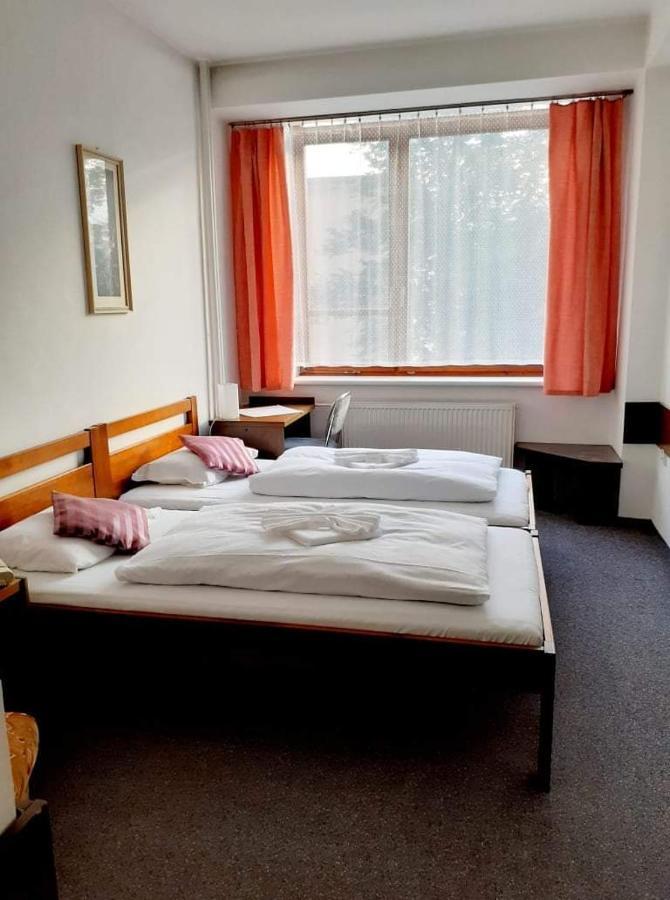 Hotel Apollo Valašské Meziříčí Kültér fotó